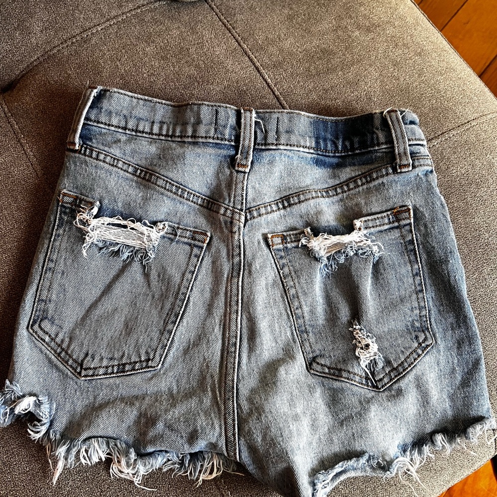 Abercrombie & Fitch The Mom Short - Picture 2 of 3
